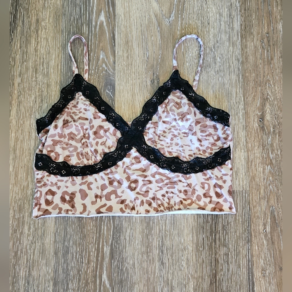 Crop leopard and lace top